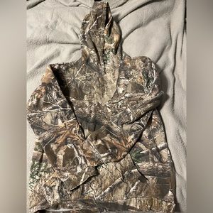 boys extra large camo hoodie